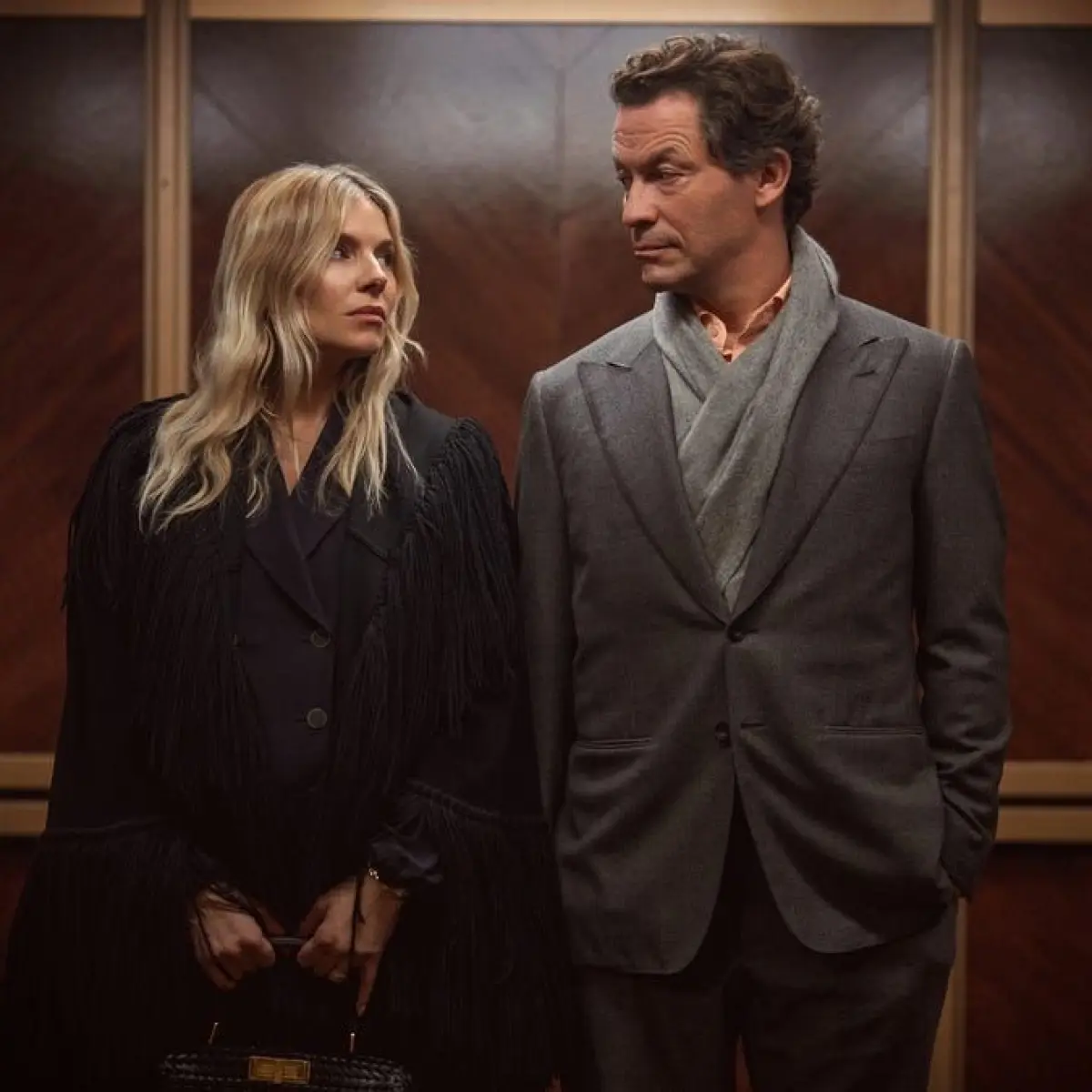 Photo: suaragarut.id Dominic West and Sienna Miller star in HBO legal drama War